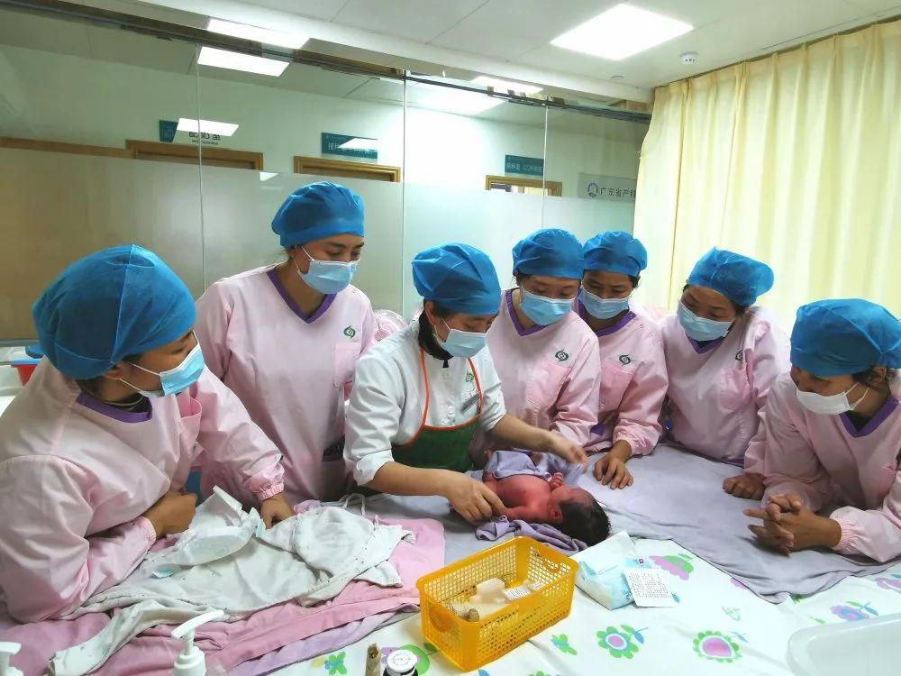 靖江市妇婴监护型护送